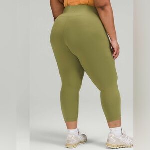 Lululemon Wunder Train High-Rise Crop 23"
Bronze Green size 6